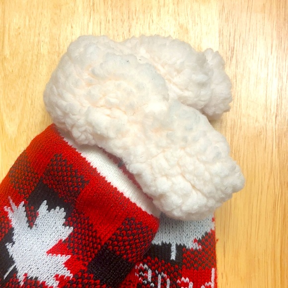 SOLD Men’s/women’s Socks, warm and cozy, Canada Maple Leaf - Picture 5 of 9